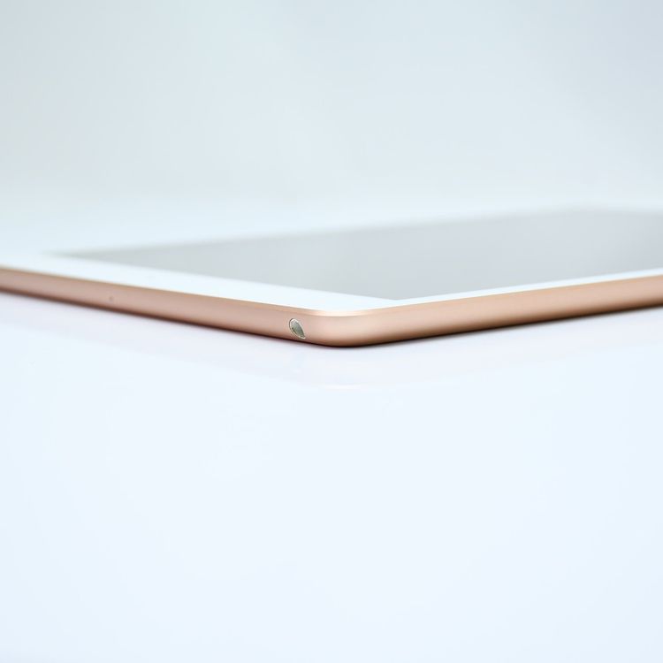 【極上美品】 iPad 第7世代 Wi-Fiモデル 32GB ゴールド