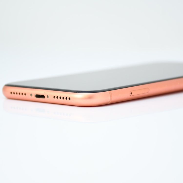 docomo SIM�ե꡼ iPhone XR 128GB �������