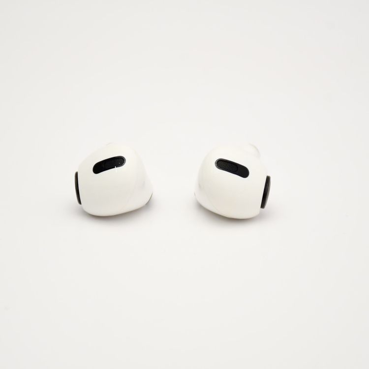 AirPods ��1���� with MagSafe Charging Case