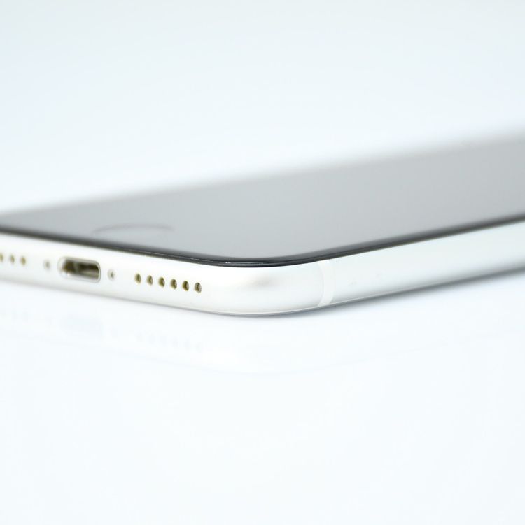 �ڽ����Хåƥ꡼81���SIM�ե꡼ iPhone SE �裲���� 64GB �ۥ磻��