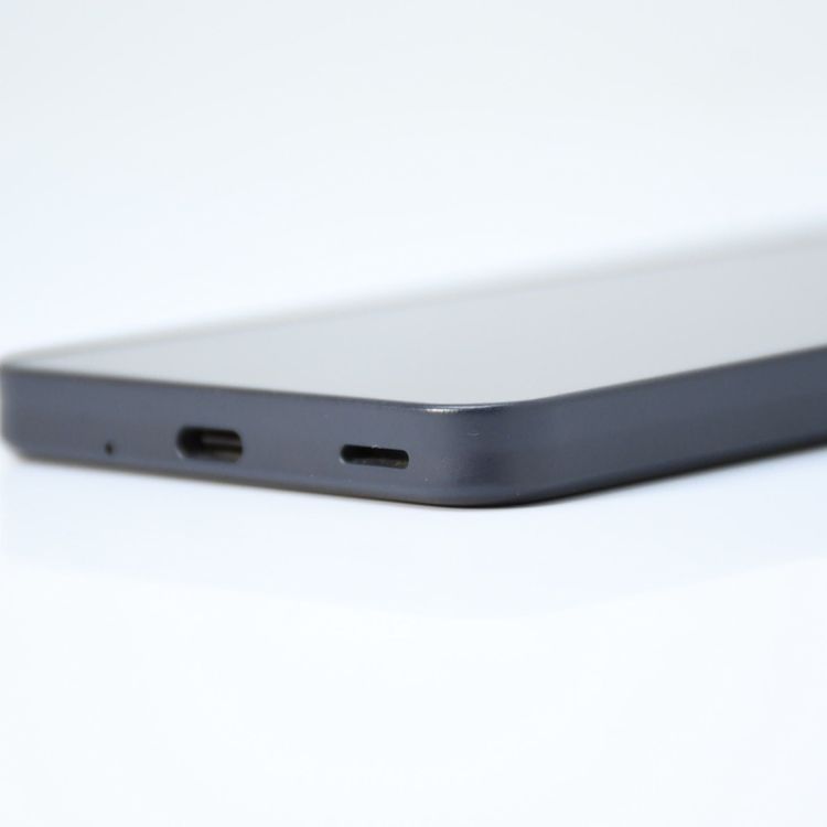 �����ʡ������ɹ���SIM�ե꡼ docomo AQUOS wish3 SH-53D �֥�å�