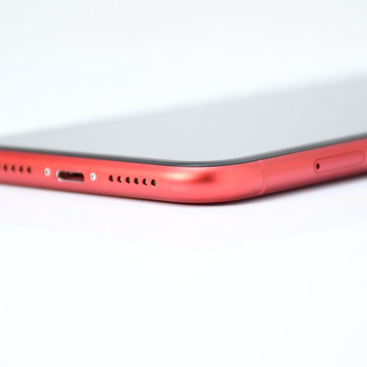 �ڱվ����ʡ������Хåƥ꡼��������83���docomo SIM�ե꡼ iPhone11 64GB