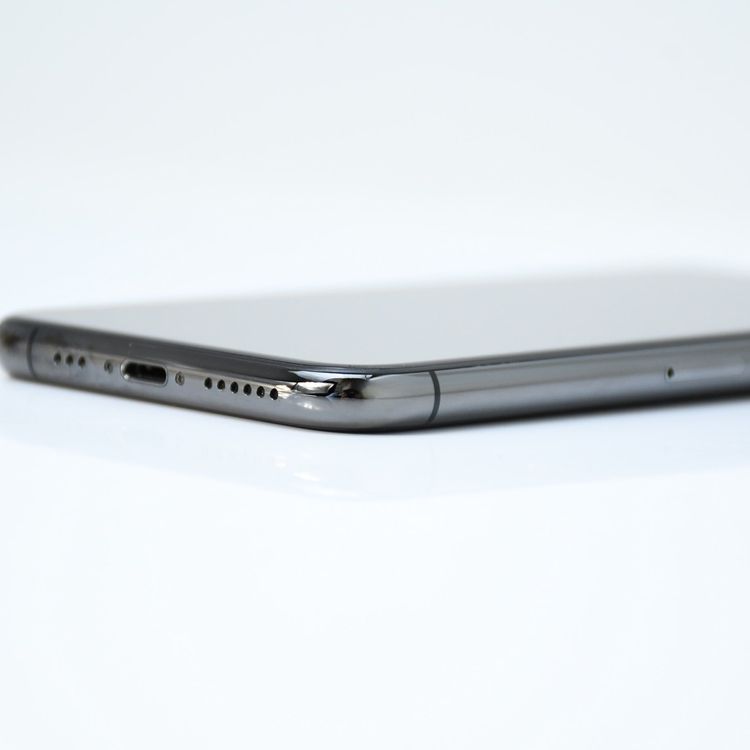 �ڥ���󥯡������Хåƥ꡼89���iPhone11 Pro 64GB ���ڡ������쥤