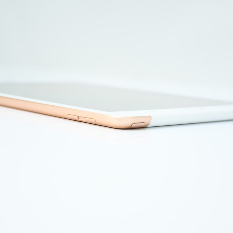 �����ʡ��Хåƥ꡼��������85���SIM�ե꡼iPad ��6���� 32GB �������