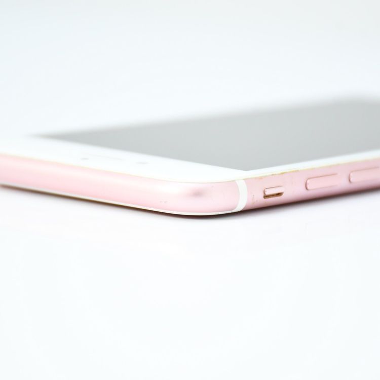 �ڱվ����ʡ� docomo SIM�ե꡼ iPhone 7 32GB �������������