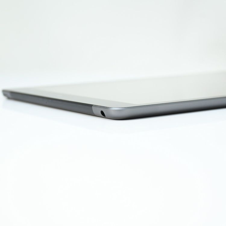 �ڥХåƥ꡼��������92������ʡ�SIM�ե꡼iPad ��9���� 64GB ���ڡ������쥤