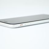 �ڽ����Хåƥ꡼82���SIM�ե꡼ iPhone SE �裲���� 64GB �ۥ磻��