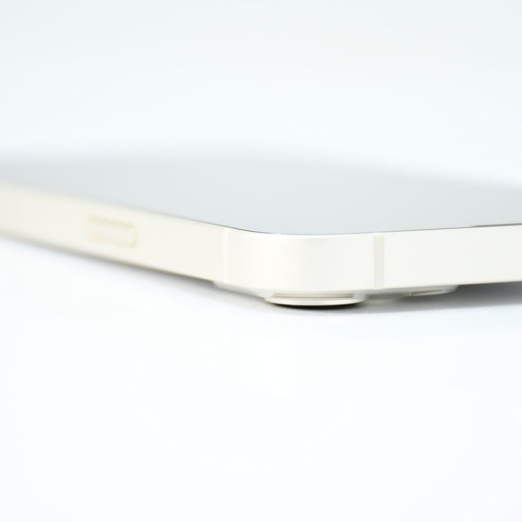 ��Amazon�����Ѥ��ʡ����ʡ�SIM�ե꡼ iPhone13 128GB �������饤��