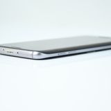 �ڱվ����ʡ�au SIM�ե꡼ Galaxy S7 edge SCV33 �֥�å����˥���