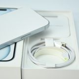 �ڶ˾����ʡ������Хåƥ꡼89�����°�ʴ�����SIM�ե꡼ iPhone15 128GB �֥롼