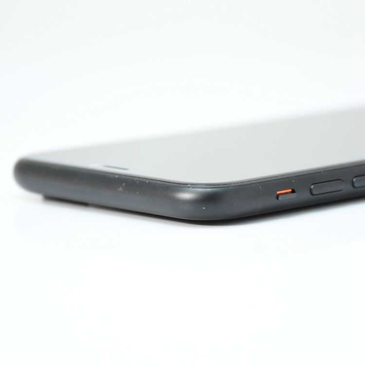 �ڱվ����ʡ������Хåƥ꡼��������83���docomo SIM�ե꡼ iPhone11 64GB