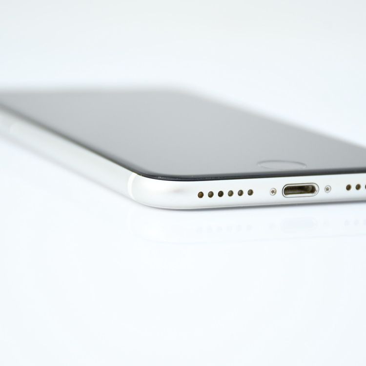 �����ʡ������Хåƥ꡼81���docomo SIM�ե꡼ iPhone SE �裲���� 64GB