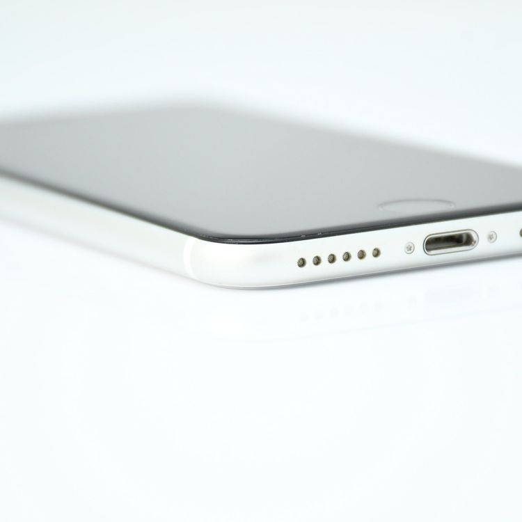 �����ʡ������Хåƥ꡼82���docomo SIM�ե꡼ iPhone SE �裲���� 64GB