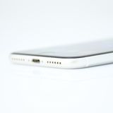 �ڽ����Хåƥ꡼83���SIM�ե꡼ iPhone SE �裲���� 64GB �ۥ磻��