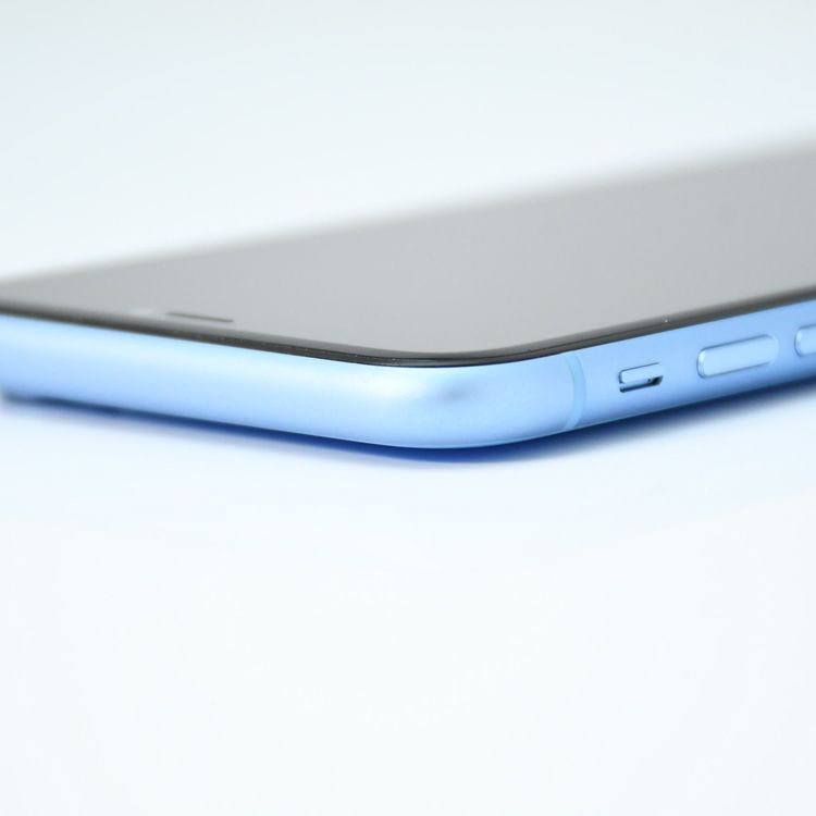 �ڽ����Хåƥ꡼89���docomo SIM�ե꡼ iPhone XR 64GB �֥롼