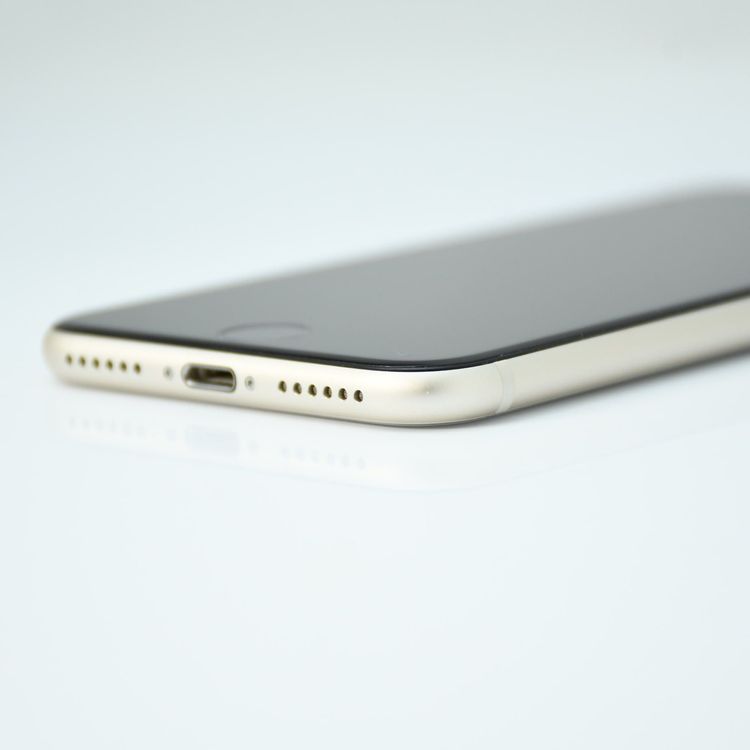 ʡХåƥ꡼87%SIMե꡼ iPhoneSE 裳 64GB  饤