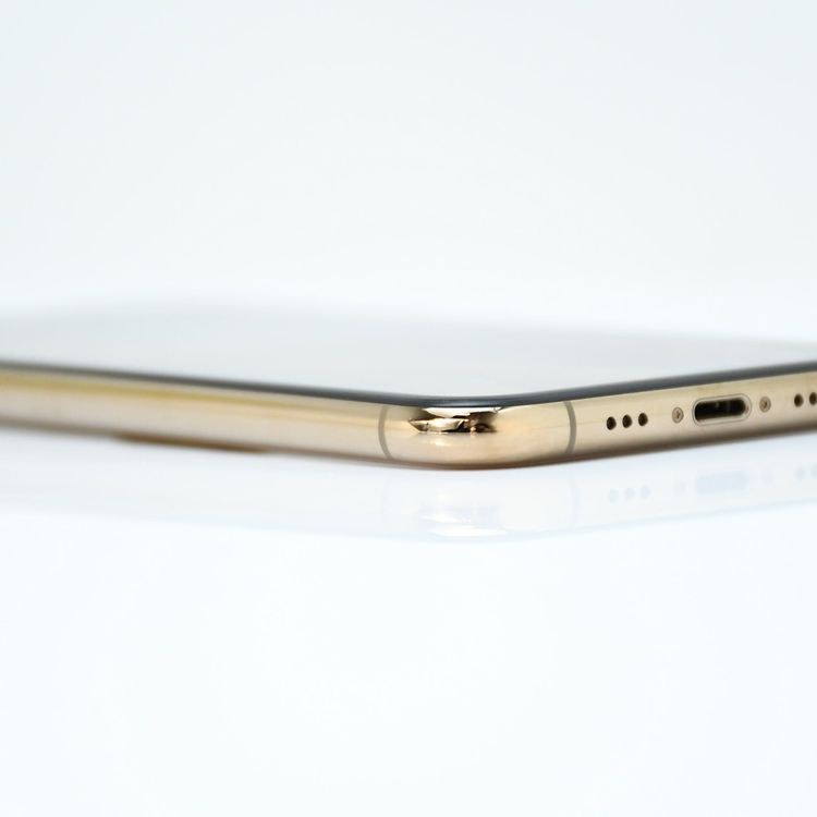 �����ʡ������Хåƥ꡼87���docomo SIM�ե꡼ iPhone XS 256GB �������