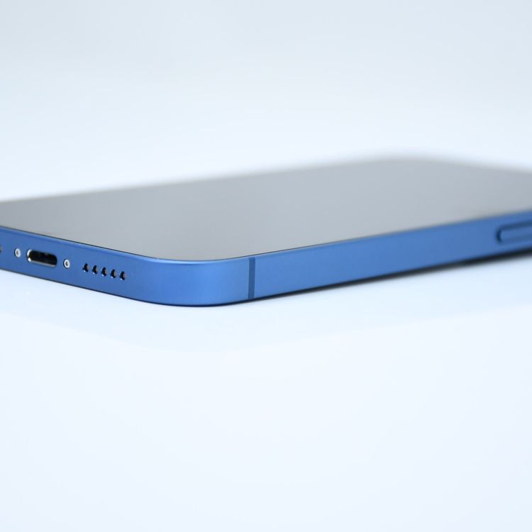 ڽХåƥ꡼ 100SIMե꡼ iPhone13 128GB ֥롼