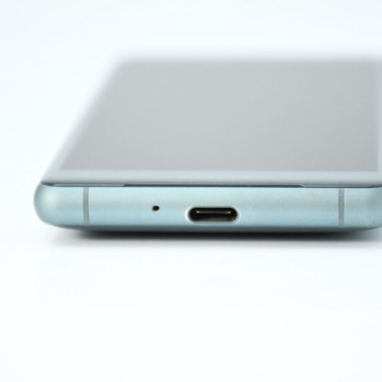 �ڱվ����ʡ������ɹ���SIM�ե꡼ docomo Xperia XZ2 Compact SO-05K