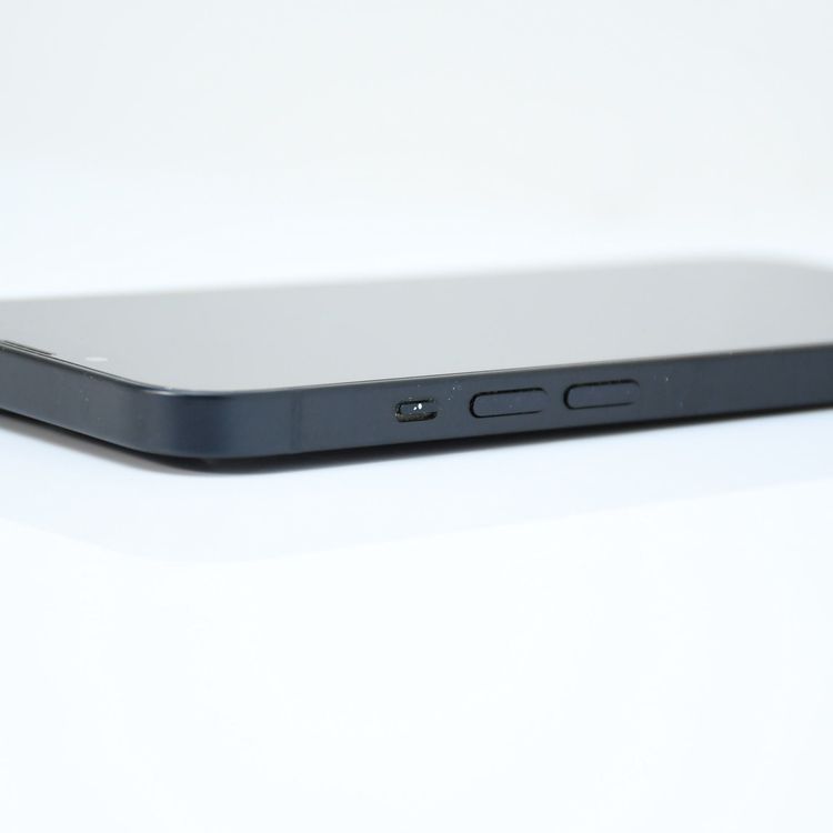 �ڱվ����ʡ�SIM�ե꡼ iPhone13 256GB �ߥåɥʥ���