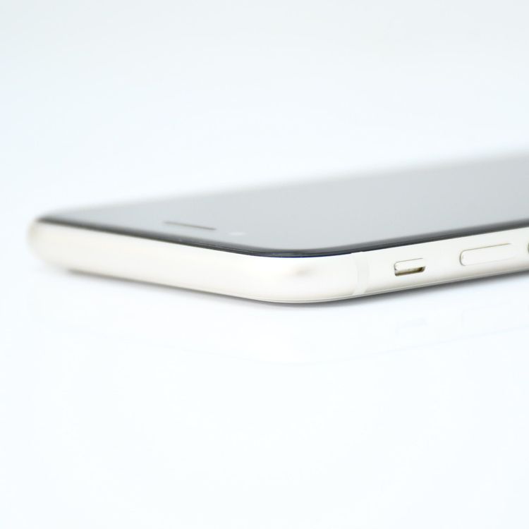 �����ʡ�SIM�ե꡼ iPhoneSE �裳���� 64GB �������饤��