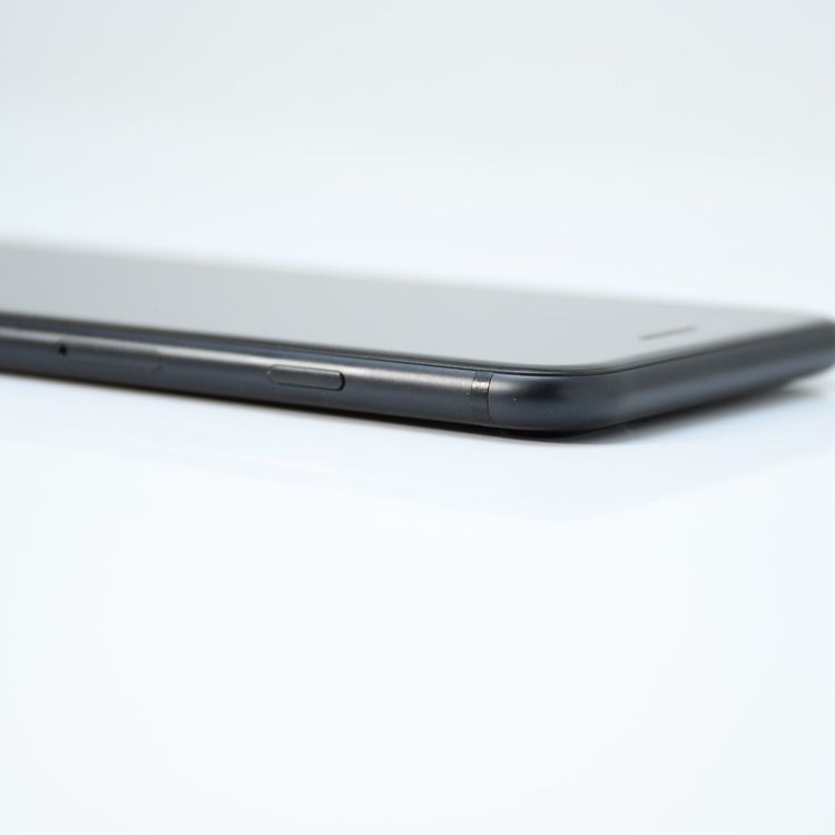 �ڥХåƥ꡼��������82%��SIM�ե꡼ iPhone7 Plus 32GB �֥�å�