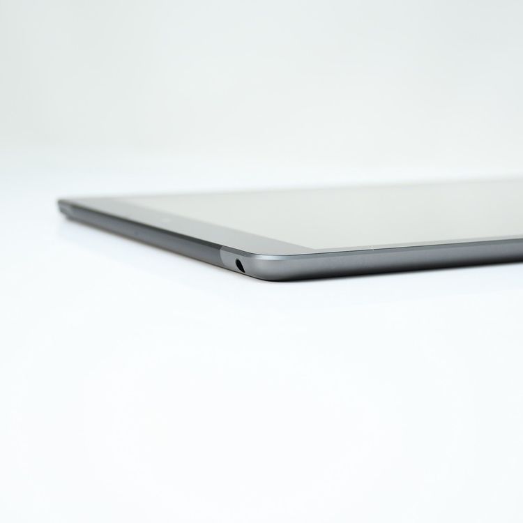 �ڥХåƥ꡼��������95������ʡ�SIM�ե꡼iPad ��9���� 64GB ���ڡ������쥤