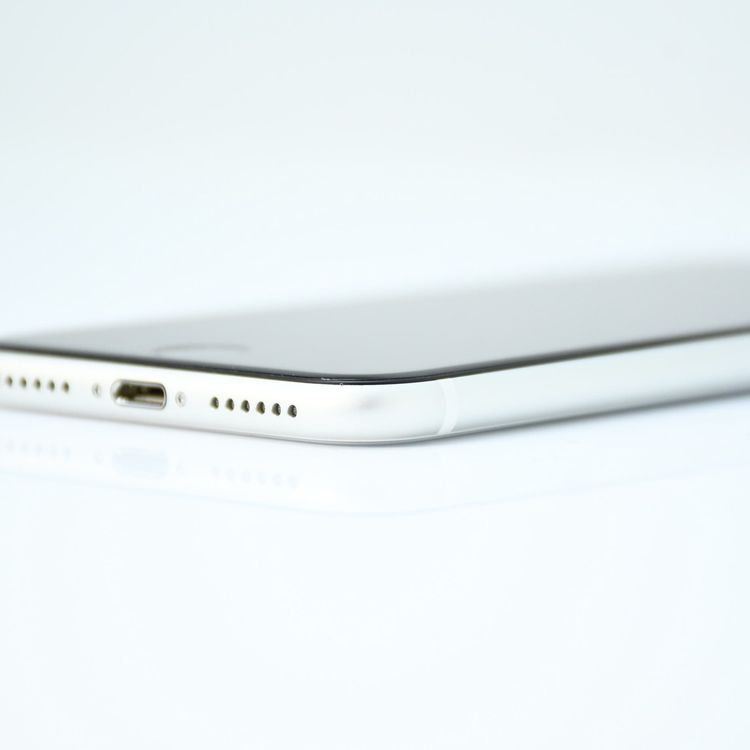 ��ư��ġ�����100 %�����ʡ�docomo SIM�ե꡼ iPhone SE�裲���� 128GB