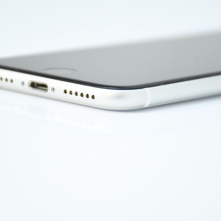 ʡХåƥ꡼83%SIMե꡼ iPhone SE 2 128GB ۥ磻