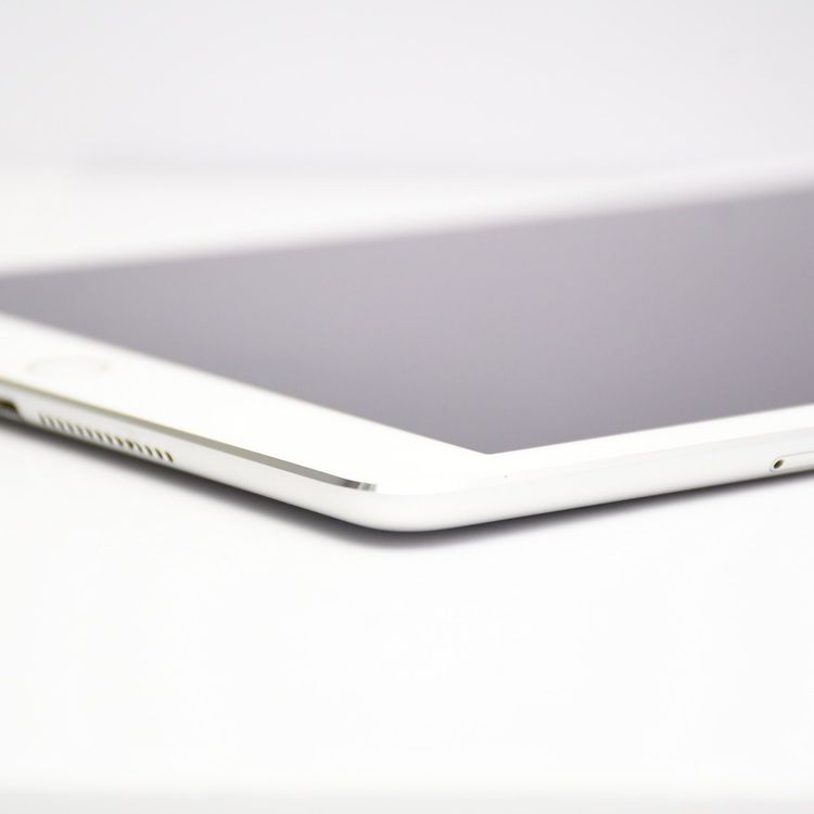 �ڱվ����ʡ�docomo iPad Air2 16GB ����С�