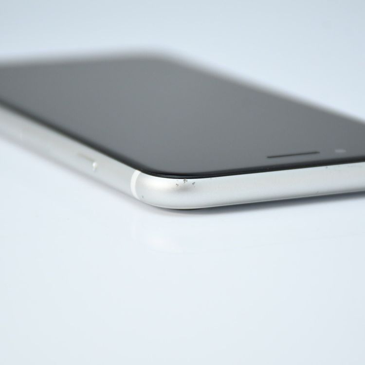 �ڽ����Хåƥ꡼��������82���SIM�ե꡼ iPhone SE �裲���� 128GB �ۥ磻��