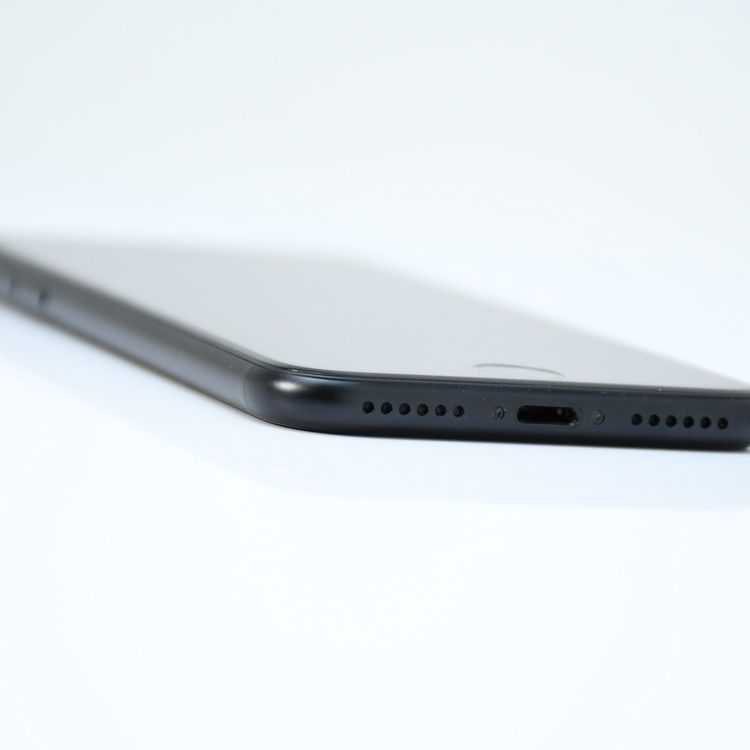 �ڽ����Хåƥ꡼�������� 86���SIM�ե꡼ iPhone SE �裲���� 64GB �֥�å�