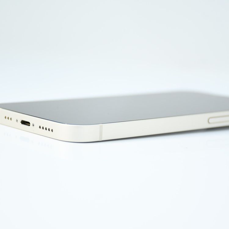 �ڽ����Хåƥ꡼85%�� SIM�ե꡼ iPhone13 128GB �������饤��