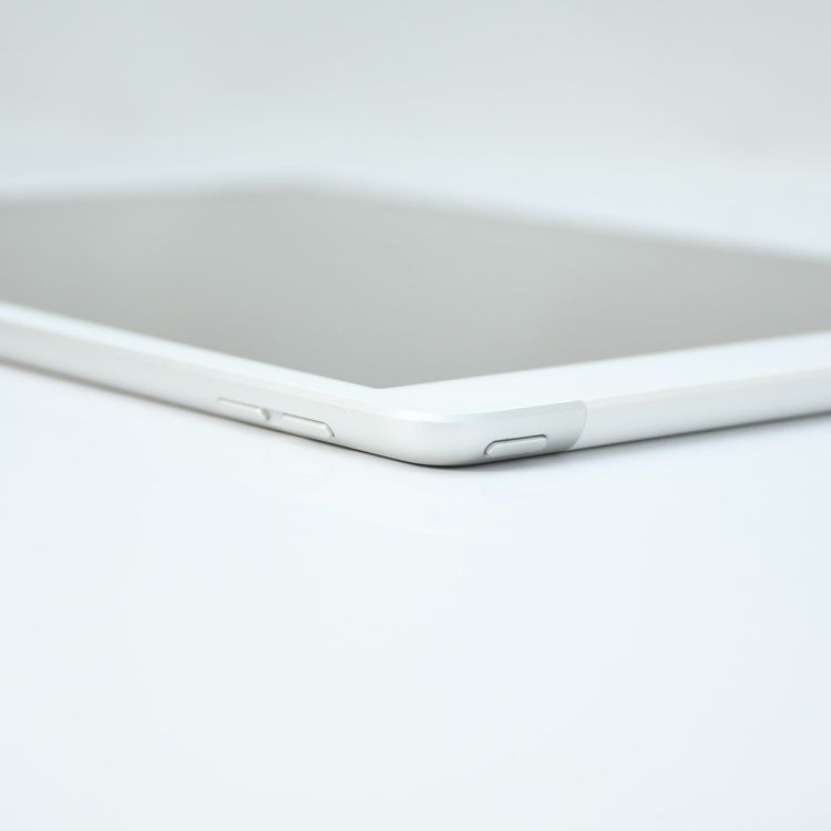 ڱվʡ88SIMե꡼ iPad 8 Wi-Fi+Cellular 32GB