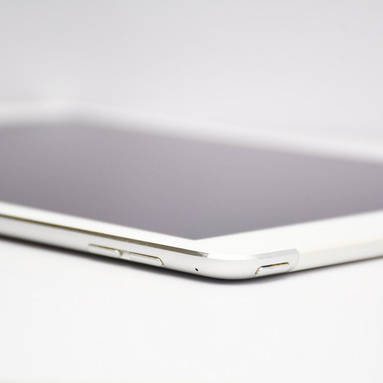 �ڱվ����ʡ�docomo iPad Air2 16GB ����С�