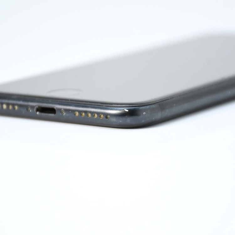 SIM�ե꡼ iPhone SE �裲���� 128GB �֥�å�