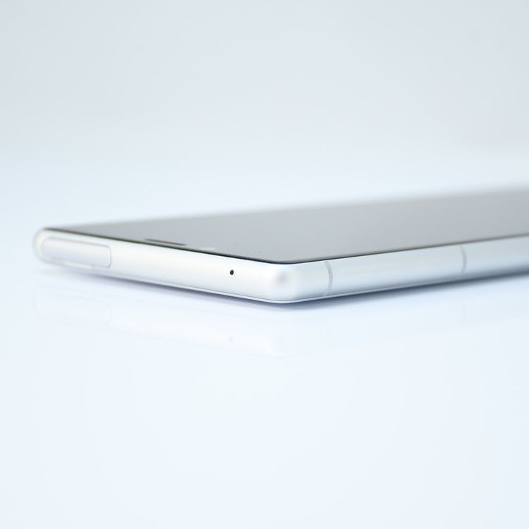 �����ʡ������ɹ���au SIM�ե꡼ Xperia 1 SOV40 �ۥ磻��