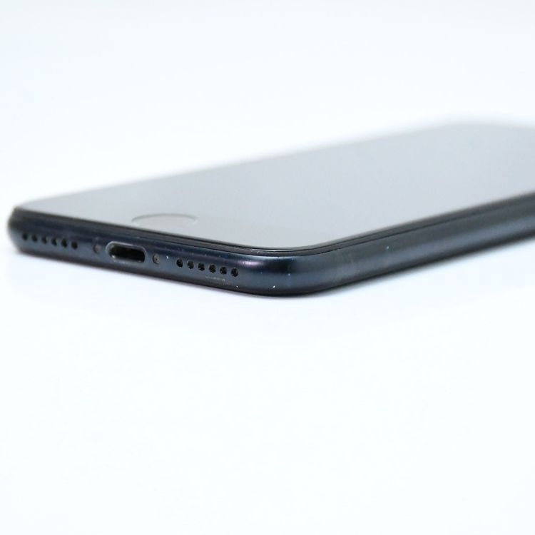 ưġ100 %au SIMե꡼ iPhone SE 3 64GB ߥåɥʥ