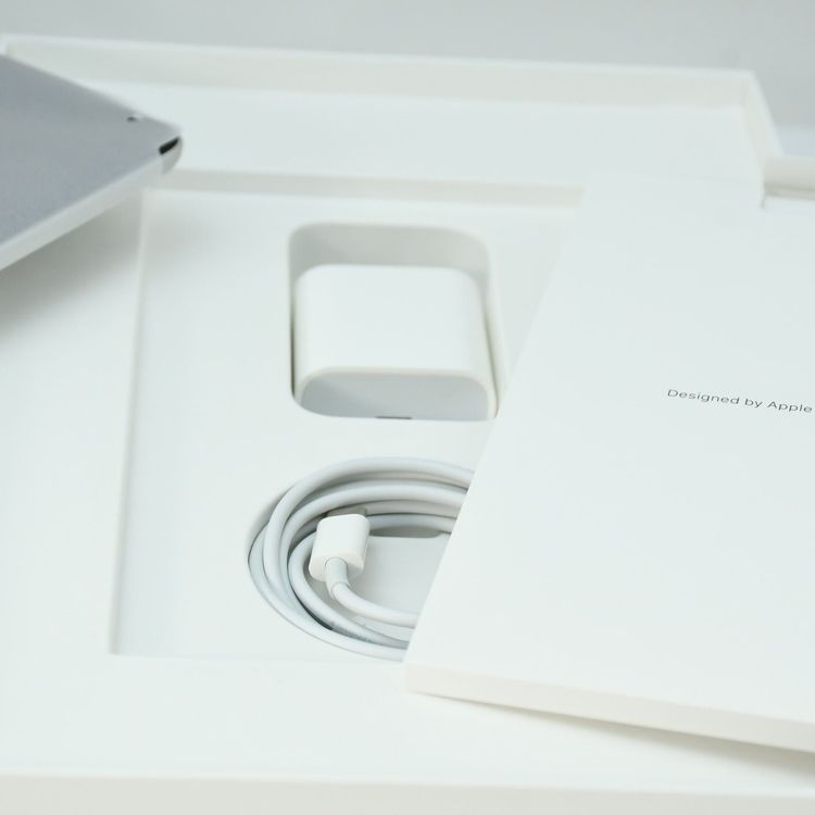 �ڥХåƥ꡼��������92������ʡ�iPad ��9���� 64GB ����С� Wi-Fi��ǥ�