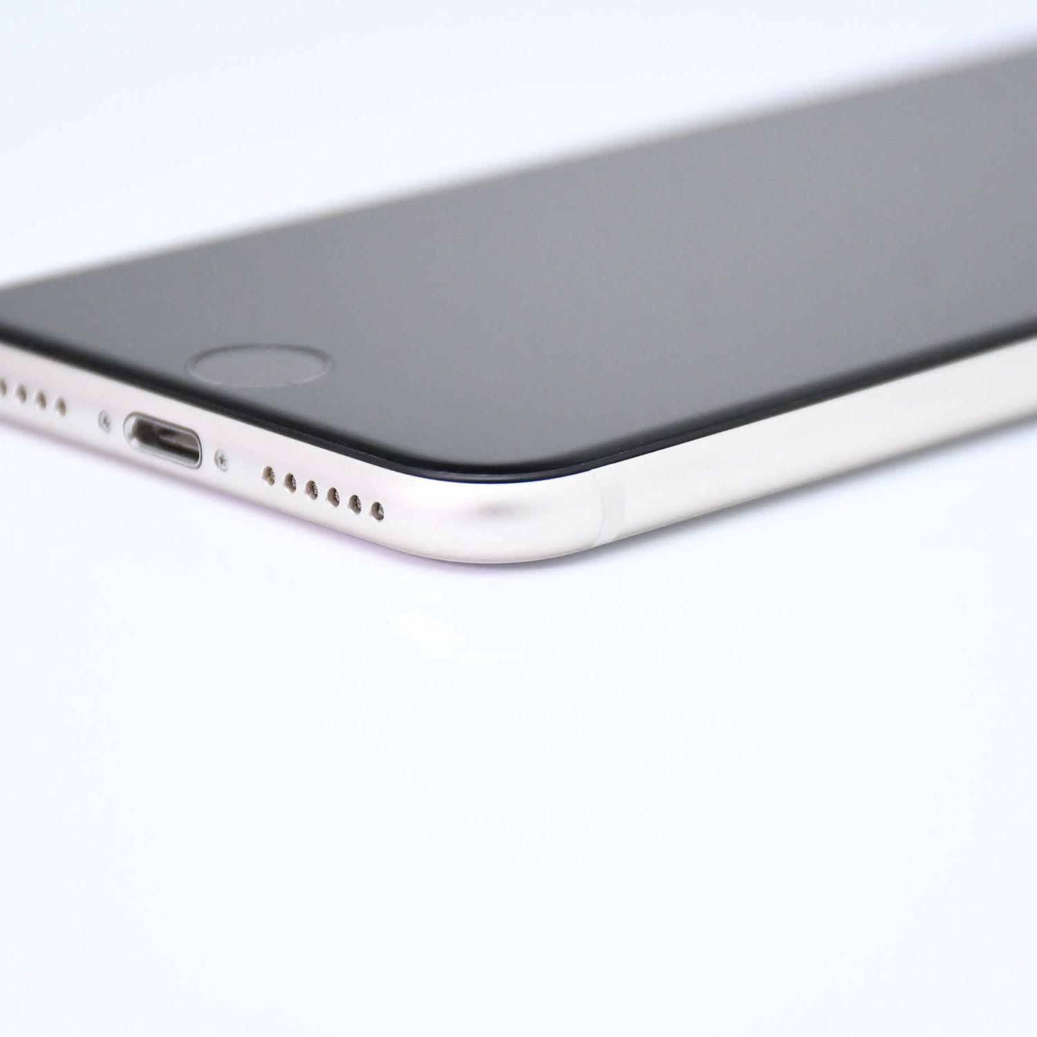 ムスビー｜【美品＊純正電池92%】docomo SIMフリー iPhone SE第3世代 