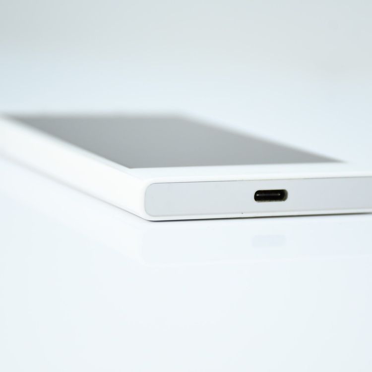 �ڱվ����ʡ������ɹ���docomo Xperia X Compact SO-02J �ۥ磻��