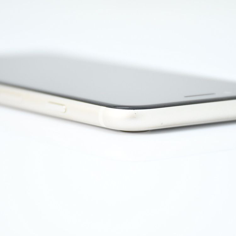 �ڱվ����ʡ������Хåƥ꡼��������87���au SIM�ե꡼ iPhoneSE �裳���� 64GB