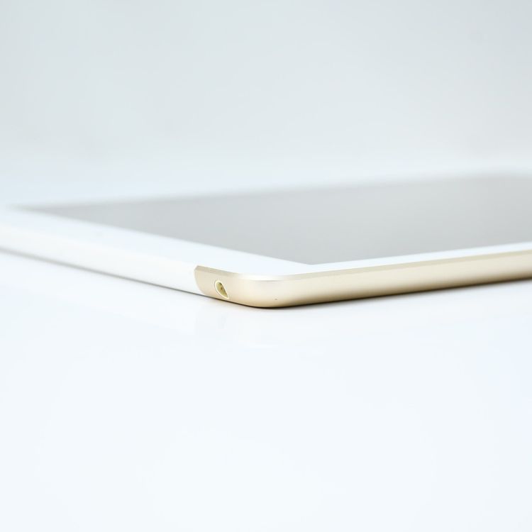 ʡdocomo SIMե꡼iPad(5) Wi-Fi + Cellular 32GB