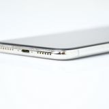 �ڱվ����ʡ������Хåƥ꡼81���SIM�ե꡼ iPhone X 64GB ����С�