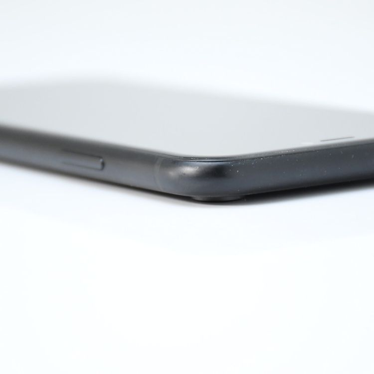 �ڱվ����ʡ������Хåƥ꡼80���SIM�ե꡼ iPhone XR 64GB �֥�å�