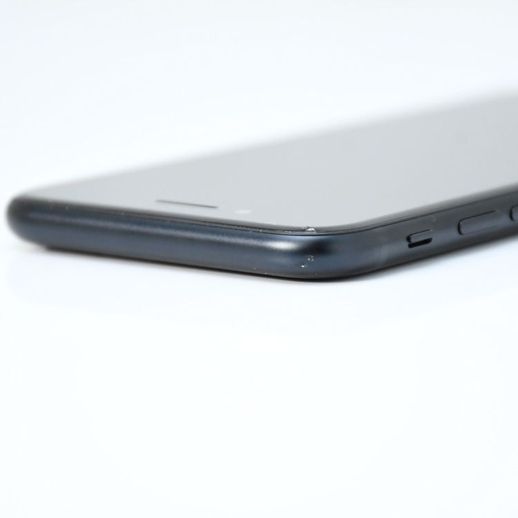 �ڽ����Хåƥ꡼84%��au SIM�ե꡼ iPhoneSE �裳���� 64GB �ߥåɥʥ���