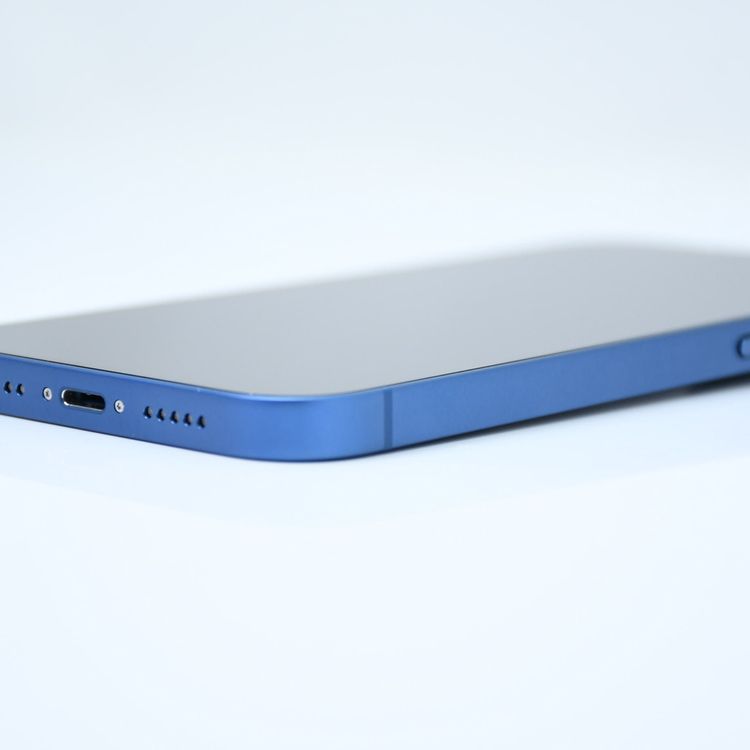 ڽХåƥ꡼ 100SIMե꡼ iPhone13 128GB ֥롼