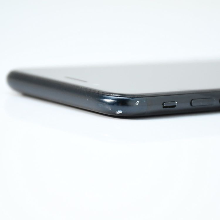 �ڱվ����ʡ������Хåƥ꡼84%��SIM�ե꡼ iPhoneSE �裳���� 64GB �ߥåɥʥ���