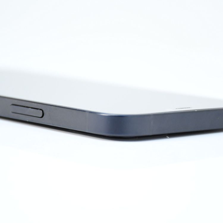 �ڱվ����ʡ�docommo SIM�ե꡼ iPhone 12 64GB �֥�å�