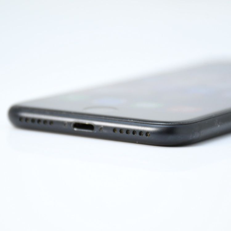 �ڽ����Хåƥ꡼��������81���SIM�ե꡼ iPhone SE �裲���� 128GB �֥�å�